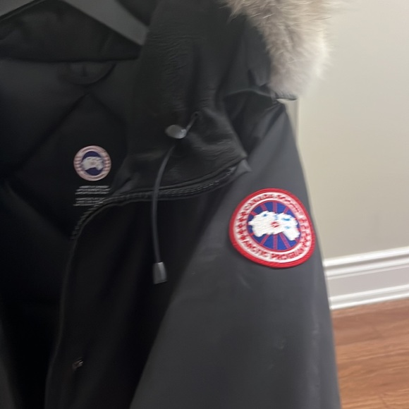 Black. Canada Goose 🔥🔥XS. Parka. - Picture 2 of 8
